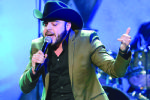 Busca Gerardo Ortiz ganarse a los regios