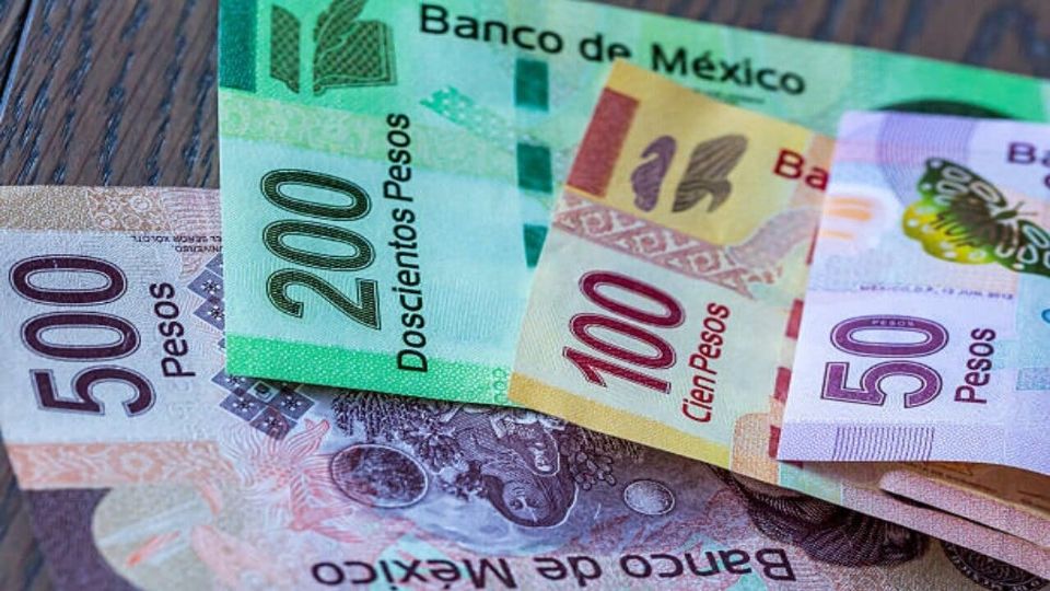 Dinero mexicano.