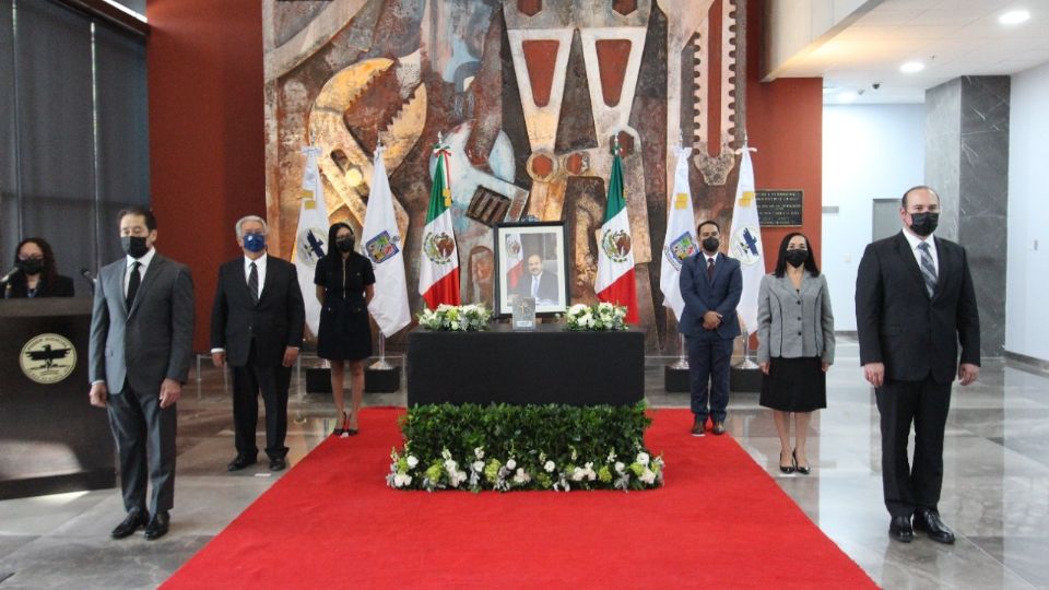 El Poder Judicial de Nuevo León rindió homenaje póstumo en sus instalaciones al Magistrado Francisco Javier Mendoza Torres.