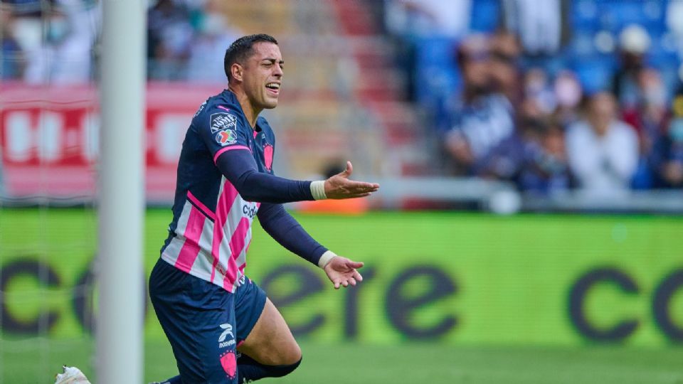 Rogelio Funes Mori en el partido entre Rayados ante León.