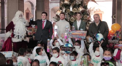 Adelanta “Canelo Claus” navidad a DIF Capullos