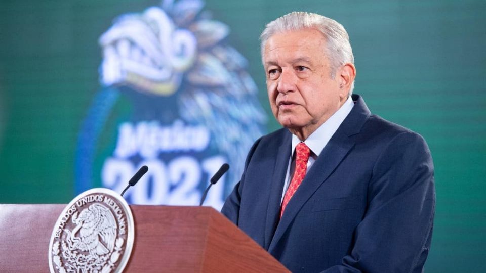 AMLO afirma que 'de una u otra forma habrá consulta de revocación de mandato'.