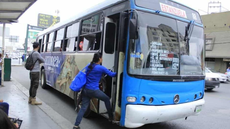 Los empresarios de transporte no cuentan con autorización para modificar el precio de las tarifas. Foto: Archivo