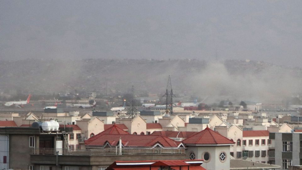 Explosión en el Aeropuerto de Kabul. Foto: EFE