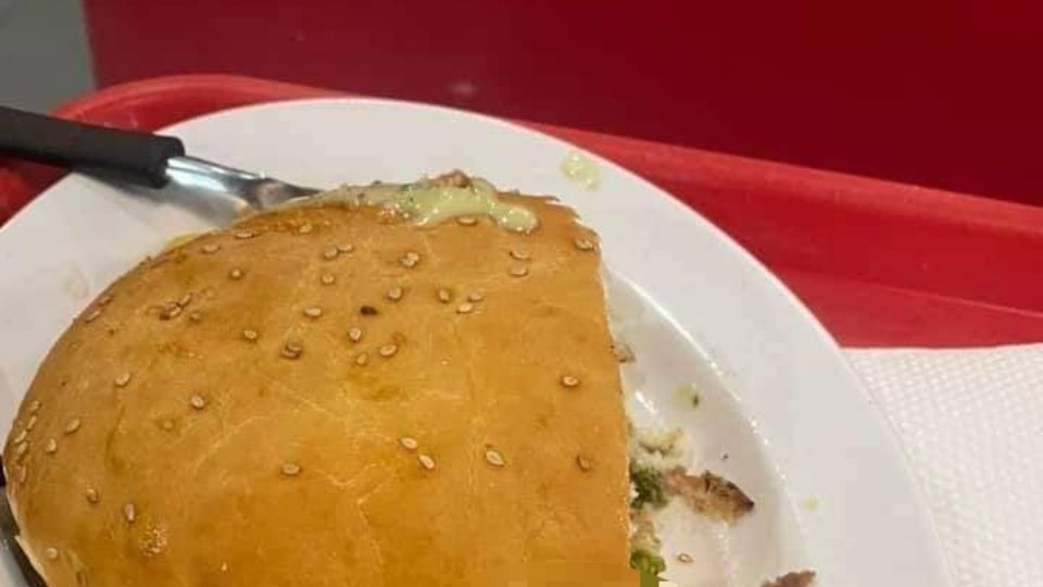 La hamburguesa de una cadena de restaurantes contenía en su interior un dedo humano de uno de los trabajadores. Foto: Especial