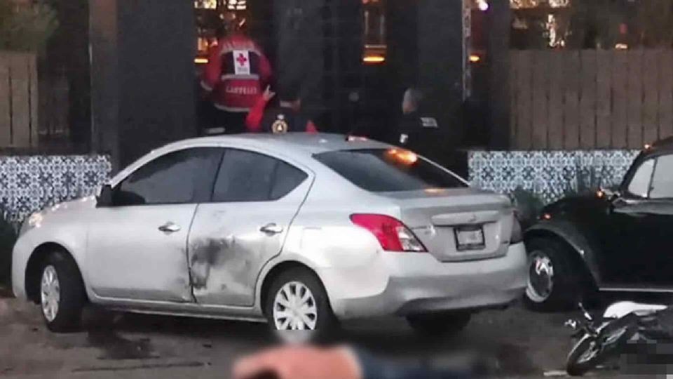 La explosión del paquete ocurrió fuera del restaurante y costó la vida de 2 personas. Foto: Archivo