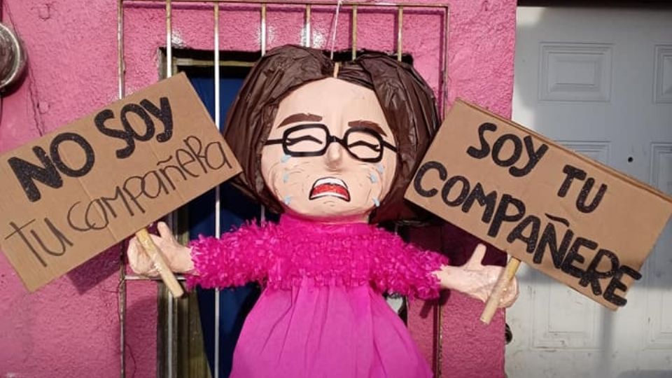 La piñata de la joven que pide la llamen compañere. Foto: Piñatería Ramírez