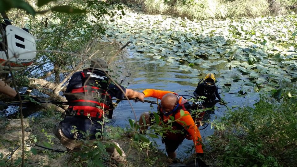 Los socorristas de Protección Civil de Nuevo León acudieron al río. Foto: Especial