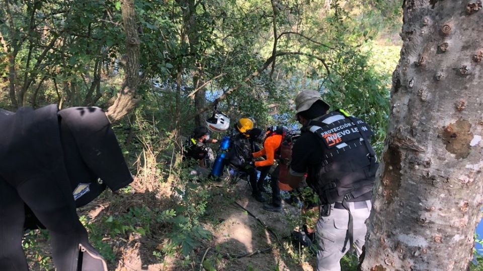 Los rescatistas sacaron los restos del fondo del río. Foto: Especial