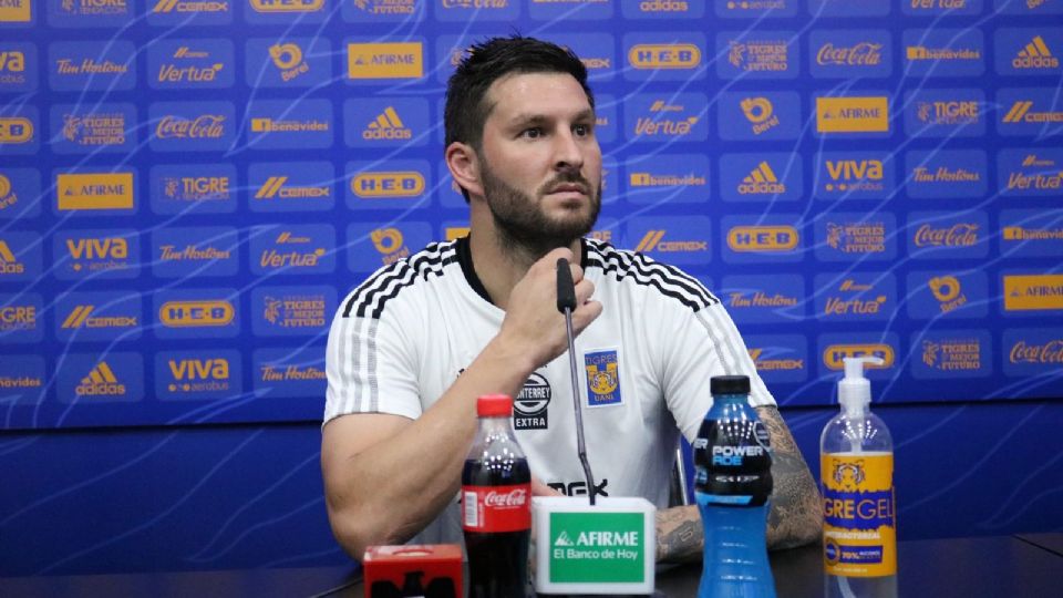 André Pierre Gignac en conferencia de prensa.