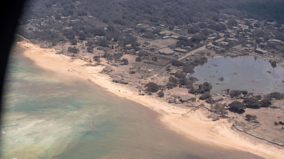 Al menos dos muertos en Tonga tras el impacto del tsunami.