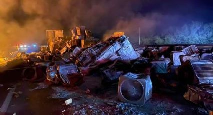 Choque de tráileres deja 2 muertos sobre Carretera Laredo