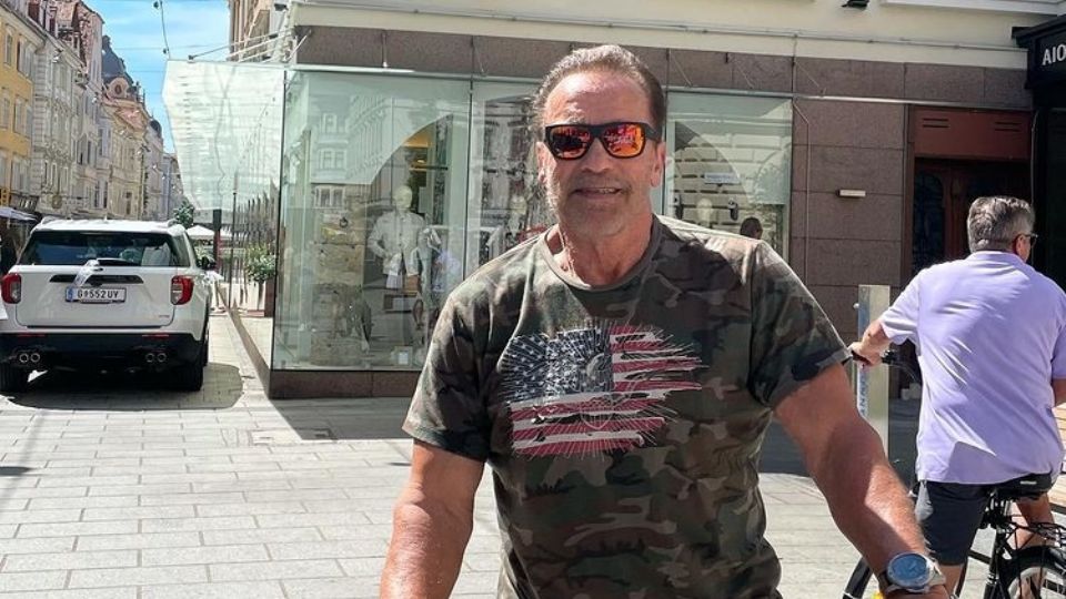 Choca Schwarzenegger en Los Ángeles; resulta ileso. Foto: schwarzenegger