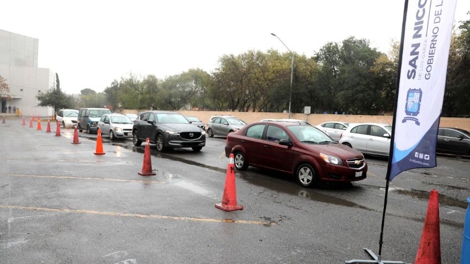 Módulo con distintas vacunas es montado en San Nicolás.