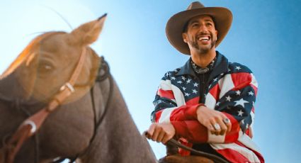 Ricciardo llega a caballo al paddock del GP de Estados Unidos