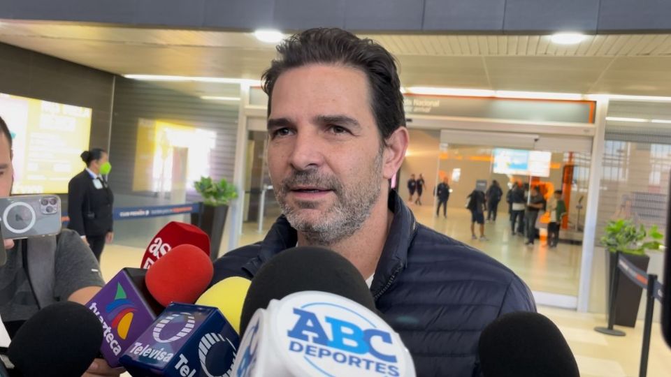 Duilio Davino a su arribo a Monterrey tras la Semifinal de Ida.