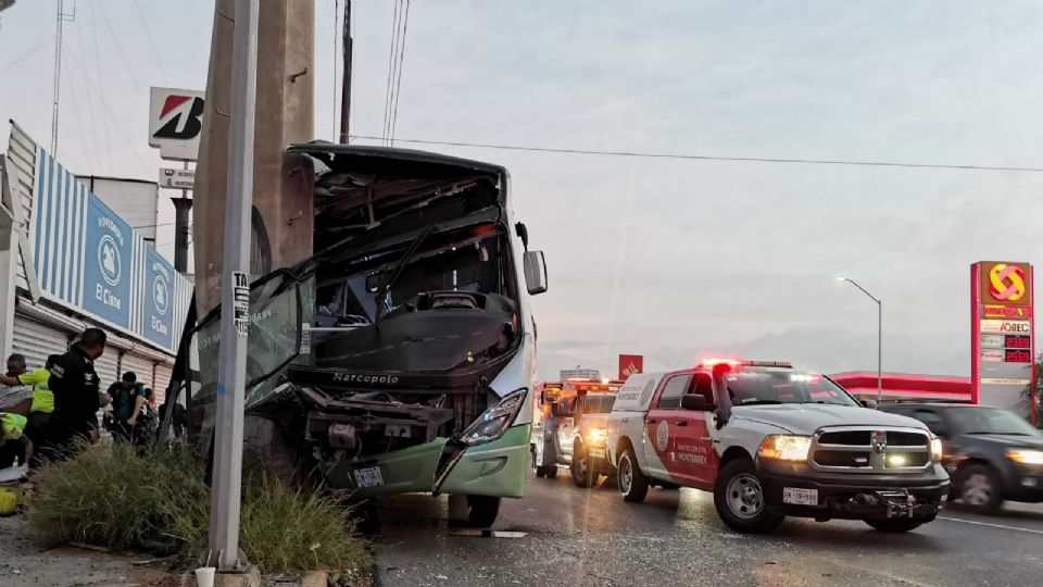 Camión de la Ruta 232 sufrió un accidente esta mañana.