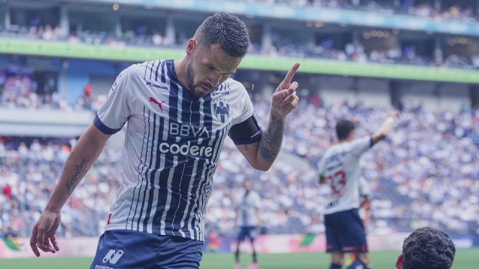 el mediocampista Celso Ortiz sería el futbolista de Rayados que causaría baja del equipo para dejar su plaza de futbolista no formado en México al refuerzo Sergio Canales