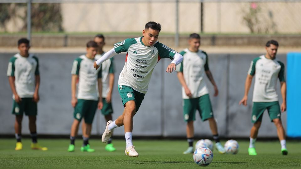 Carlos Rodríguez, mediocampista mexicano. Foto: Facebook / Selección Nacional de México.