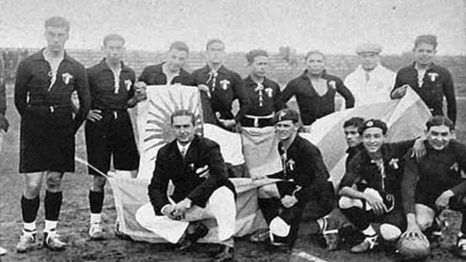 En el Mundial de Uruguay 1930 la Selección Mexicana usó un uniforme rojo