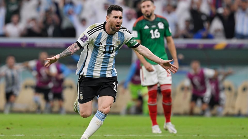 Lionel Messi celebrando su gol ante México.