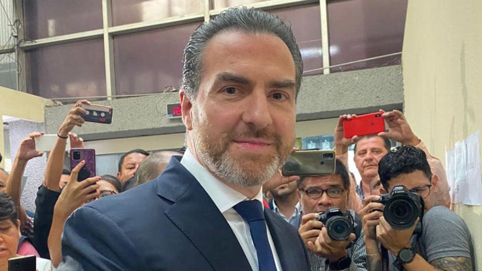 Adrián de la Garza Santos sigue sin emitir una declaración sobre 'Vía Zócalo'.