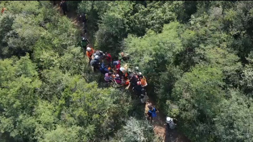 Rescatistas con concluyeron las labores de auxilio de un senderista perdido en el Cerro de las Mitras