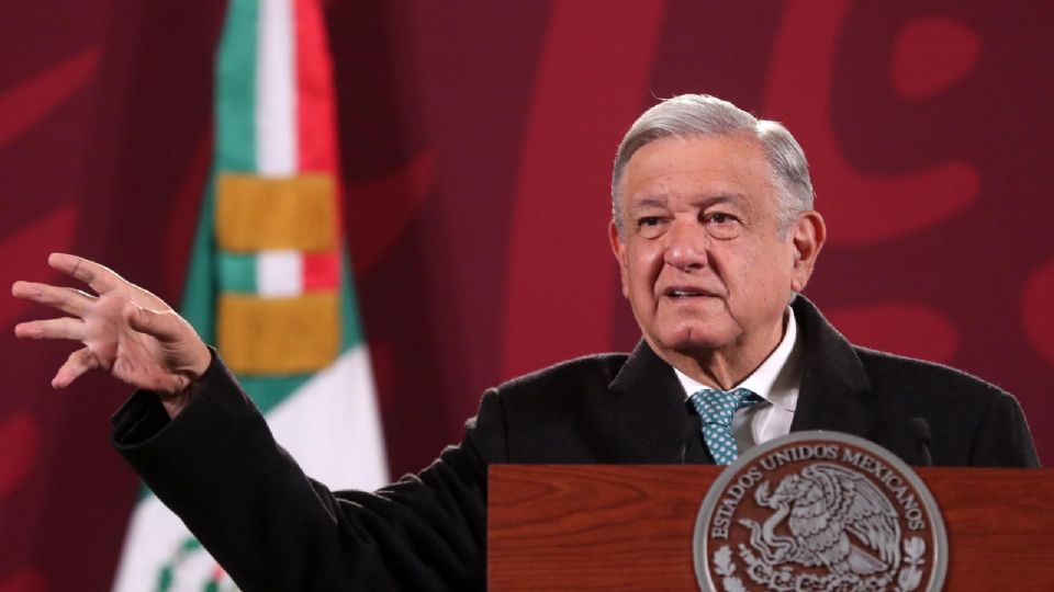 El presidente de México, Andrés Manuel López Obrador, habla durante una rueda de prensa en el Palacio Nacional. | EFE/ Sáshenka Gutiérrez