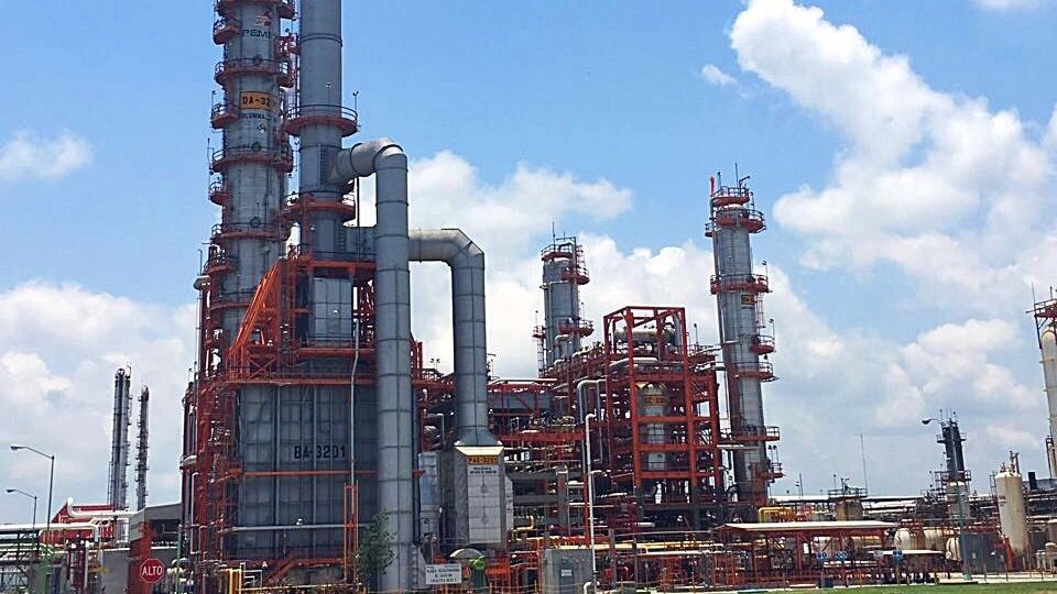 Instalaciones de la refinería de Pemex en Cadereyta. | @Pemex