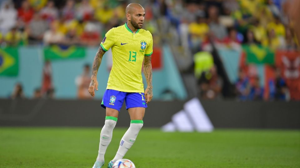 Dani Alves con Brasil en la Copa del Mundo.