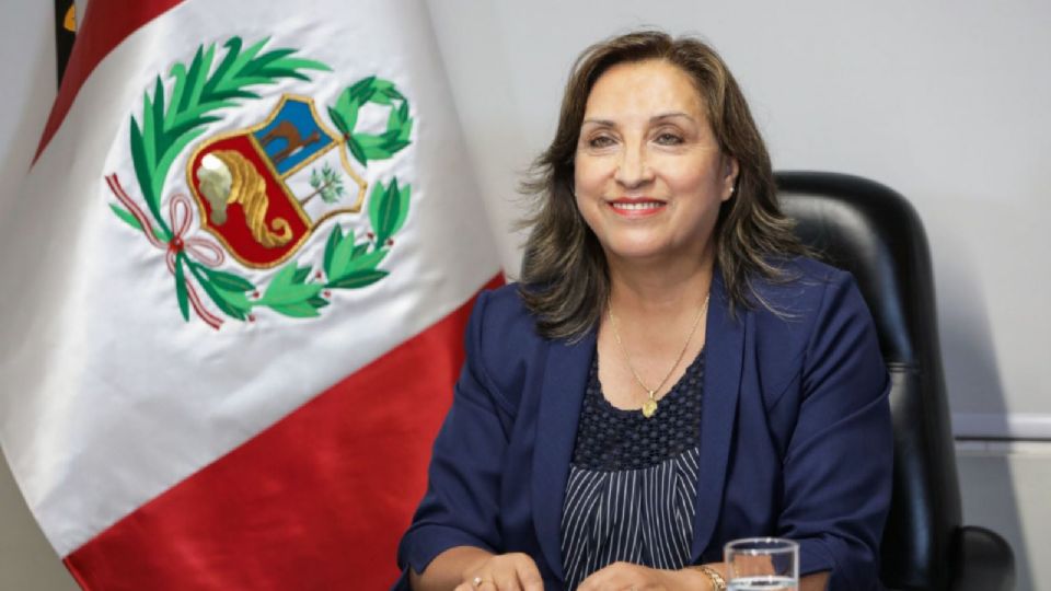 Dina Boularte rindió protesta como presidenta de Perú