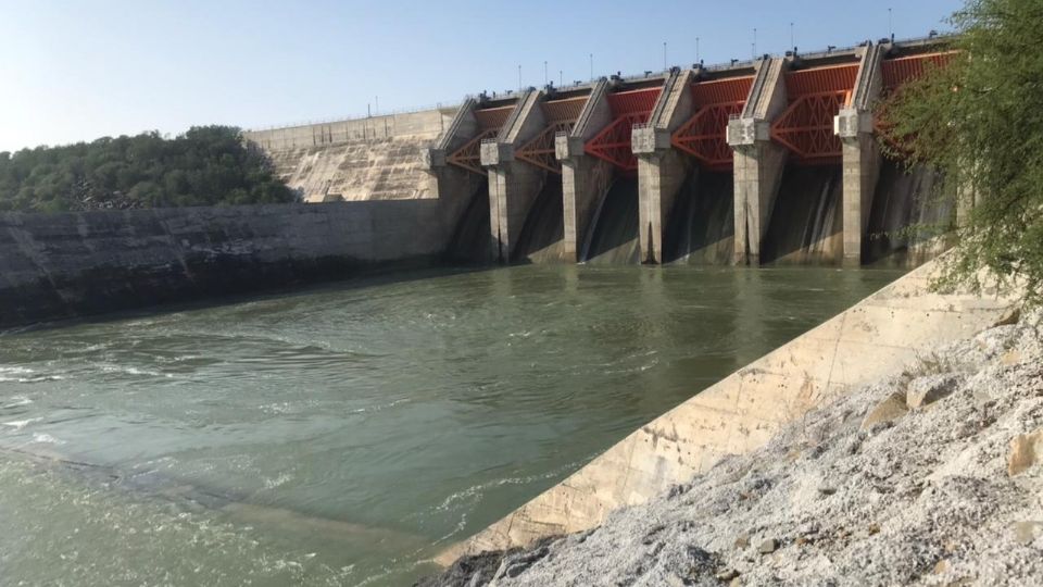 Presa El Cuchillo envía agua a Tamaulipas.