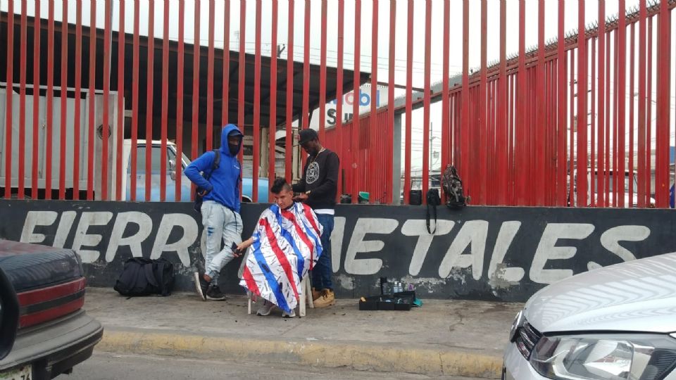 Barbería montada por migrantes haitianos en Monterrey. Foto: Iram Hernández.