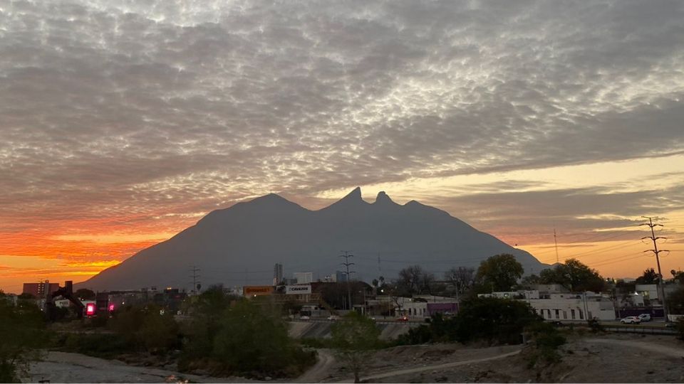 Amanecer en la ciudad de Monterrey. Créditos: Archivo/ ABC Noticias.
