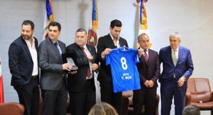 UANL homenajea a Tomás Boy