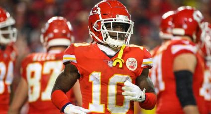 Delfines sorprende y contrata a Tyreek Hill