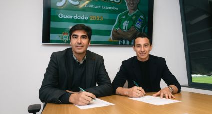 Andrés Guardado renueva con Real Betis