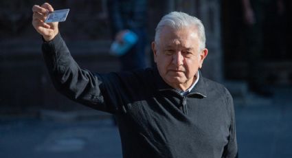 Revocación de Mandato: AMLO acude a votar