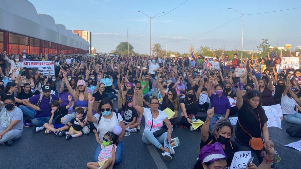 Manifestación pacífica de mujeres. Foto: Oneida Tovar.