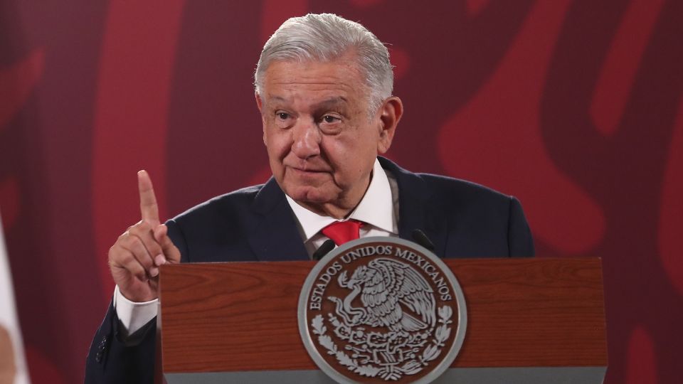 El presidente de México, Andrés Manuel López Obrador, habla durante una rueda de prensa en Palacio Nacional, en Ciudad de México. Foto: EFE / Sáshenka Gutiérrez