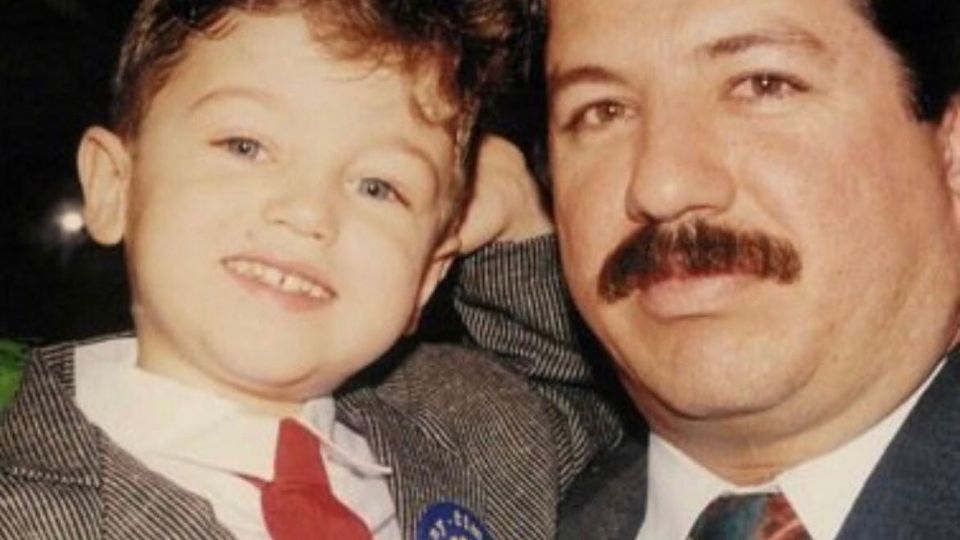 Desde las primeras horas de este domingo el gobernador Samuel García publicó una foto en honor a su papá en el Día del Padre.