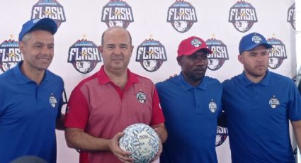 Presenta el Flash a Juninho, Ayoví e Israel Jiménez