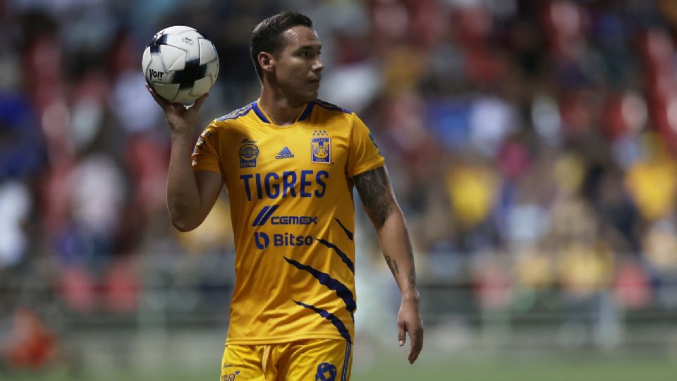 Jesús Dueñas en partido con Tigres.