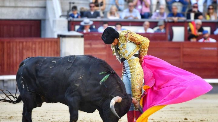 Isaac Fonseca sale de Las Ventas con fractura de mandíbula, pero con oreja