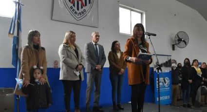 Querides estudiantes: Abuchean a maestra por hablar de forma inclusiva