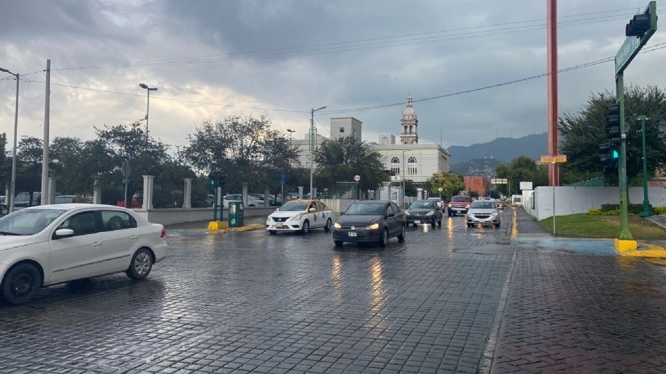 Habría chubascos para Nuevo León este lunes.