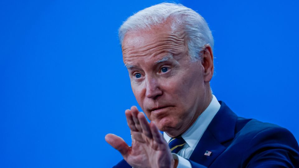 El presidente de los Estados Unidos, Joe Biden, durante la rueda de prensa ofrecida en la segunda jornada de la cumbre de la OTAN que se celebra este jueves en el recinto de Ifema, en Madrid. Foto: EFE / Juan Carlos Hidalgo