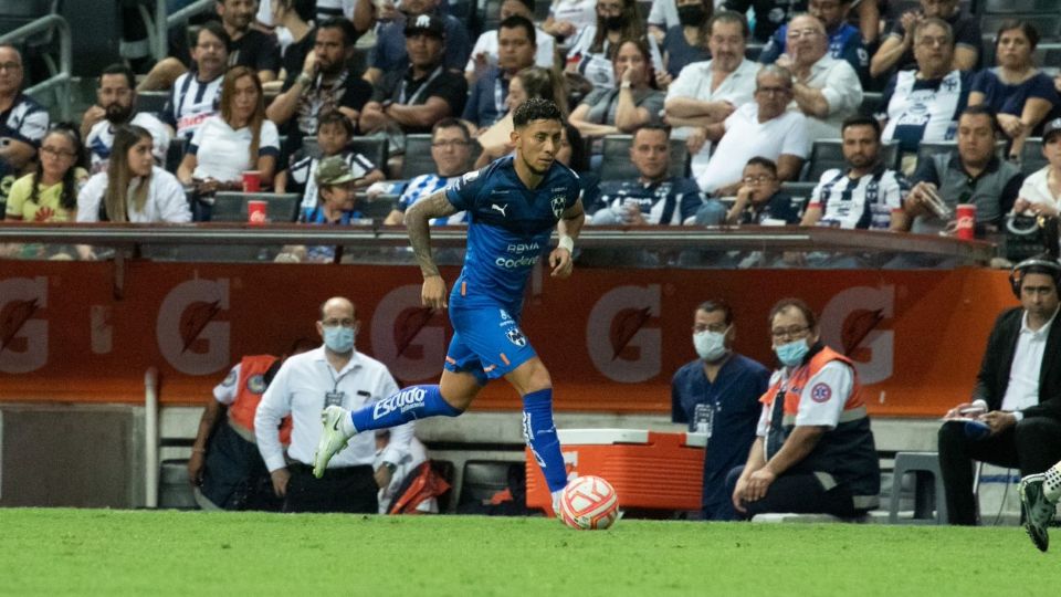 Joao Rojas con Rayados en el Estadio BBVA antes de la lesión de ligamentos en la rodilla