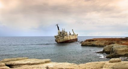 Mueren 20 personas tras volcadura de barco en Pakistán