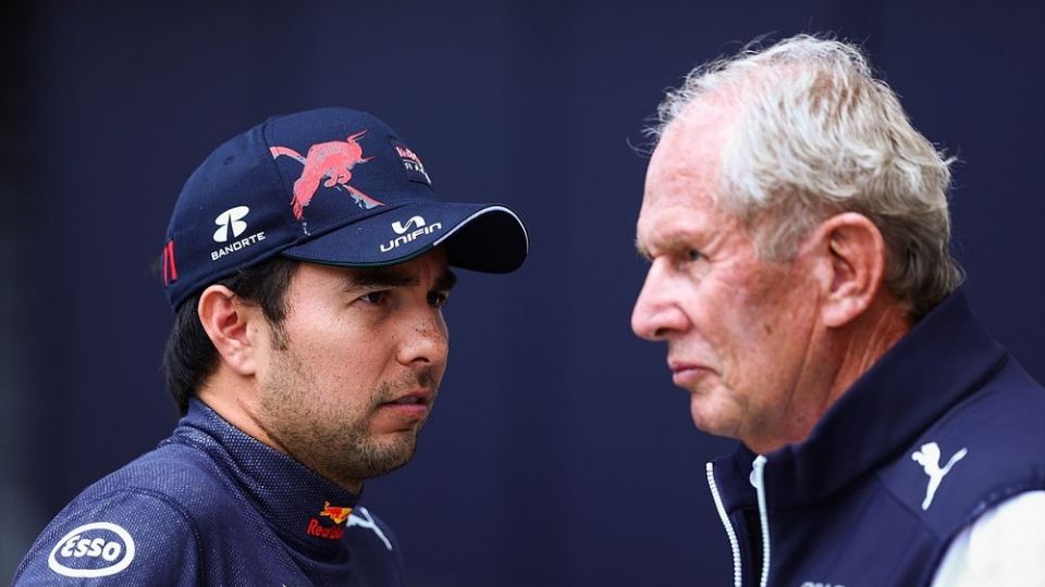 Sergio 'Checo' Pérez con el asesor de Red Bull Racing, Helmut Marko